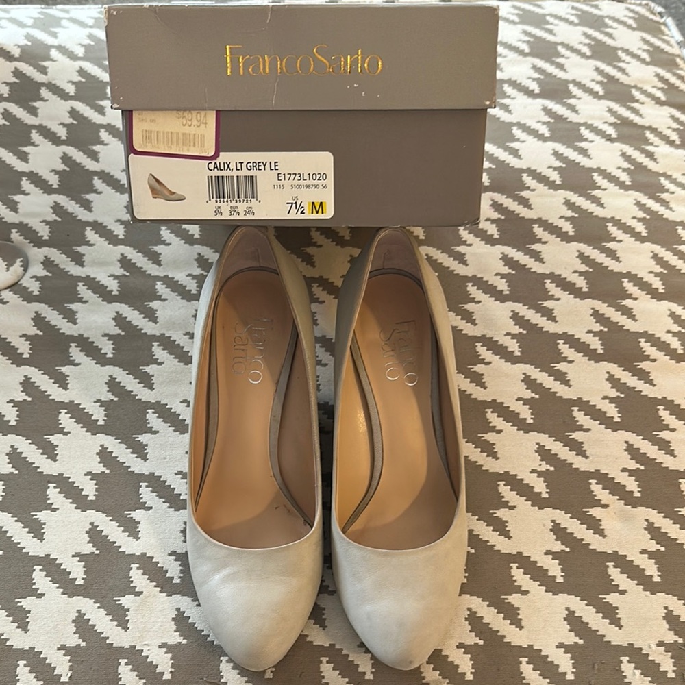 Franco Sarto Gray Heels Elegant Design